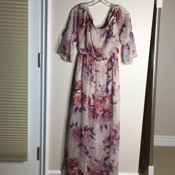 NWOT Off shoulder floral maxi - Picture 2 of 6